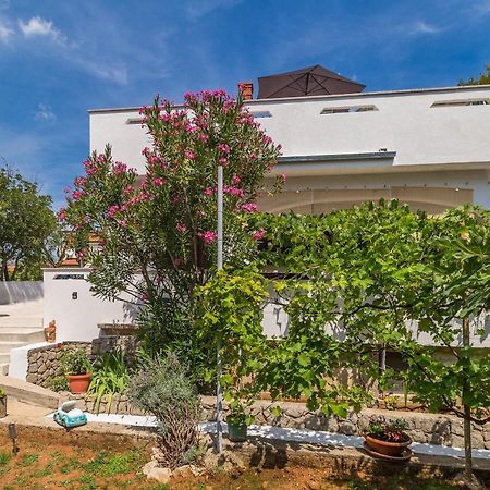 Apartamento Apartman Hana Omišalj Exterior foto