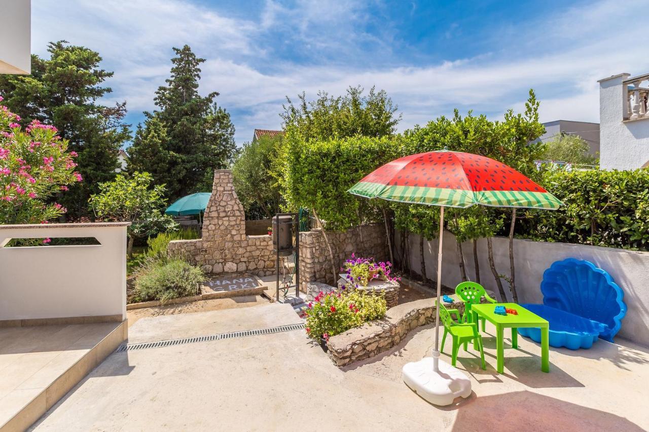 Apartamento Apartman Hana Omišalj Exterior foto