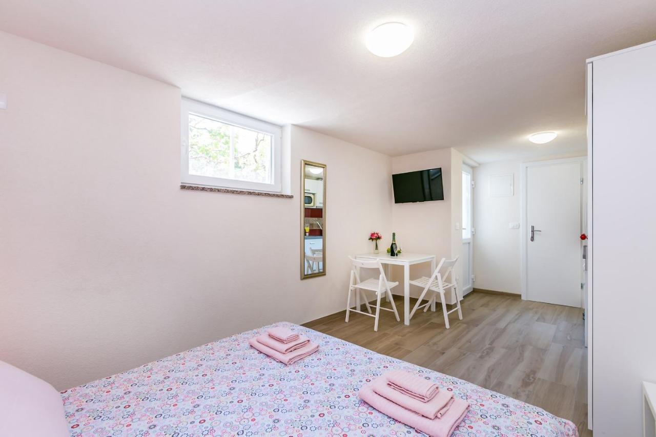 Apartamento Apartman Hana Omišalj Exterior foto