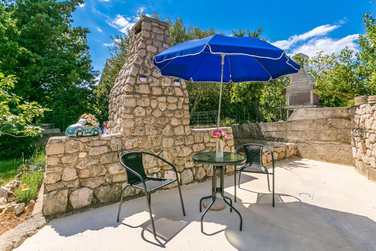 Apartamento Apartman Hana Omišalj Exterior foto