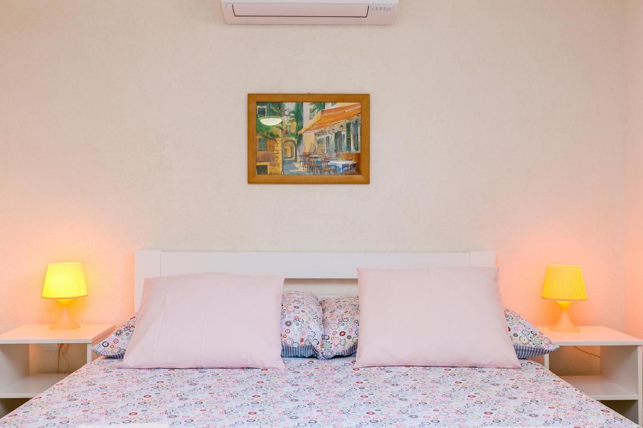 Apartamento Apartman Hana Omišalj Exterior foto